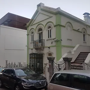 White House Albergue